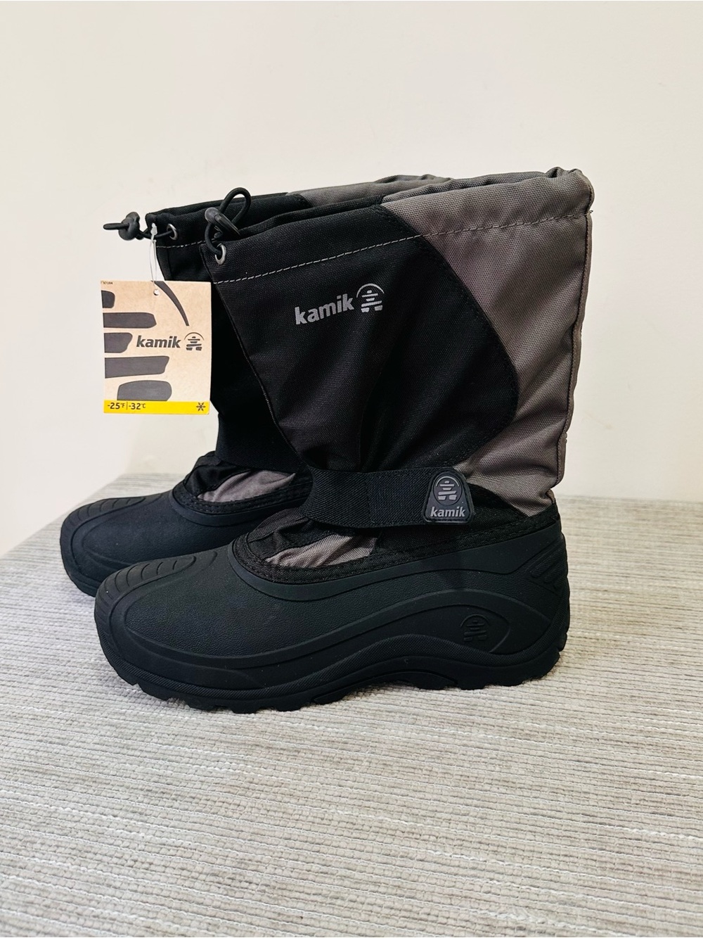 Kamik Snowfox Kids Winter Boots Size US 6 EUR 38 Black Waterproof Insulated NWT